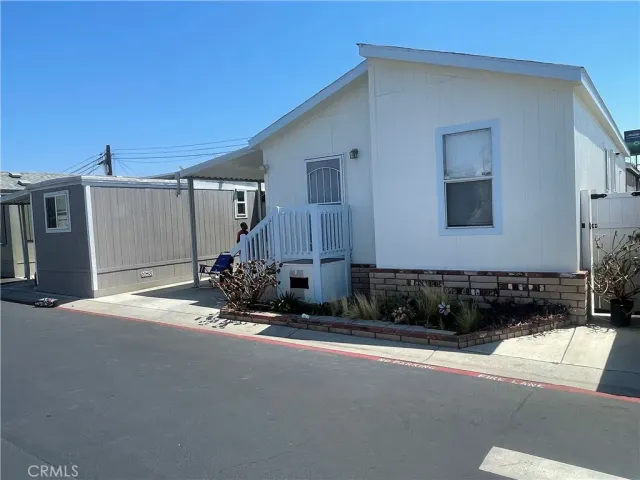 a view of a house with outdoor space
