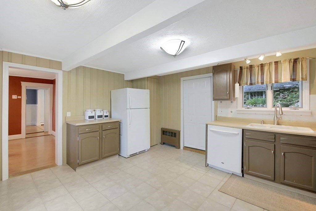 153 Parker Road Framingham, MA 01702 - Photo 12 of 29 Gallery Image 12