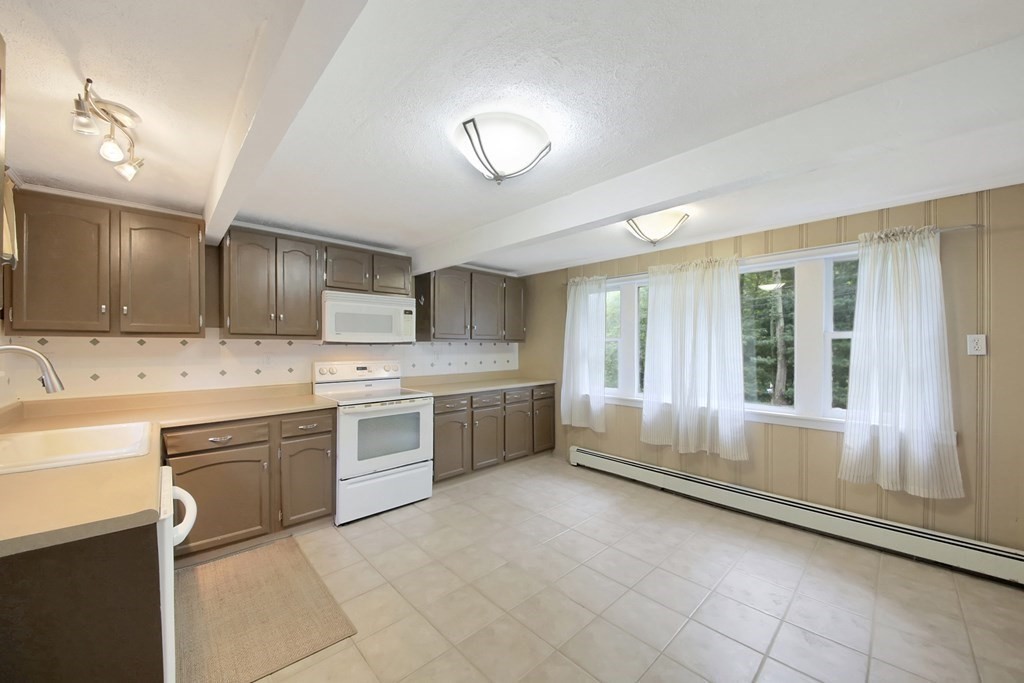 153 Parker Road Framingham, MA 01702 - Photo 13 of 29 Gallery Image 13