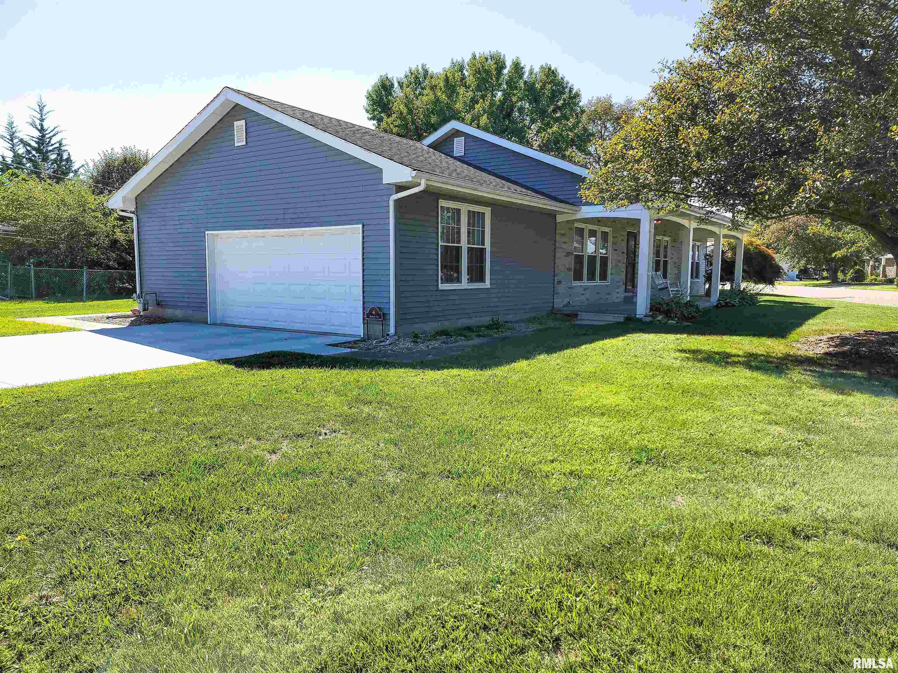 4 Sunset Drive Flora, IL 62839 - Photo 2 of 61