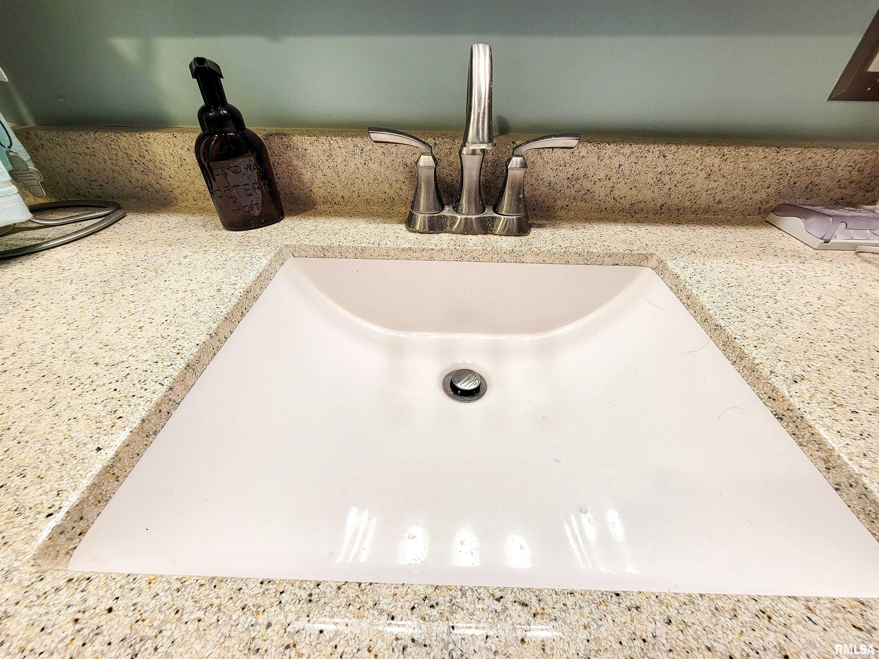 4 Sunset Drive Flora, IL 62839 - Photo 31 of 61