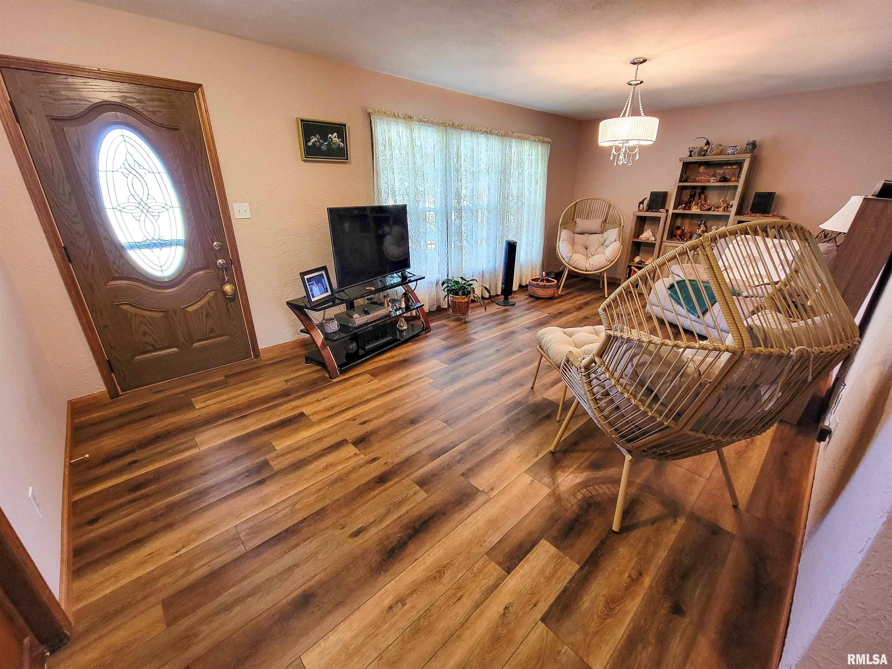 4 Sunset Drive Flora, IL 62839 - Photo 7 of 61