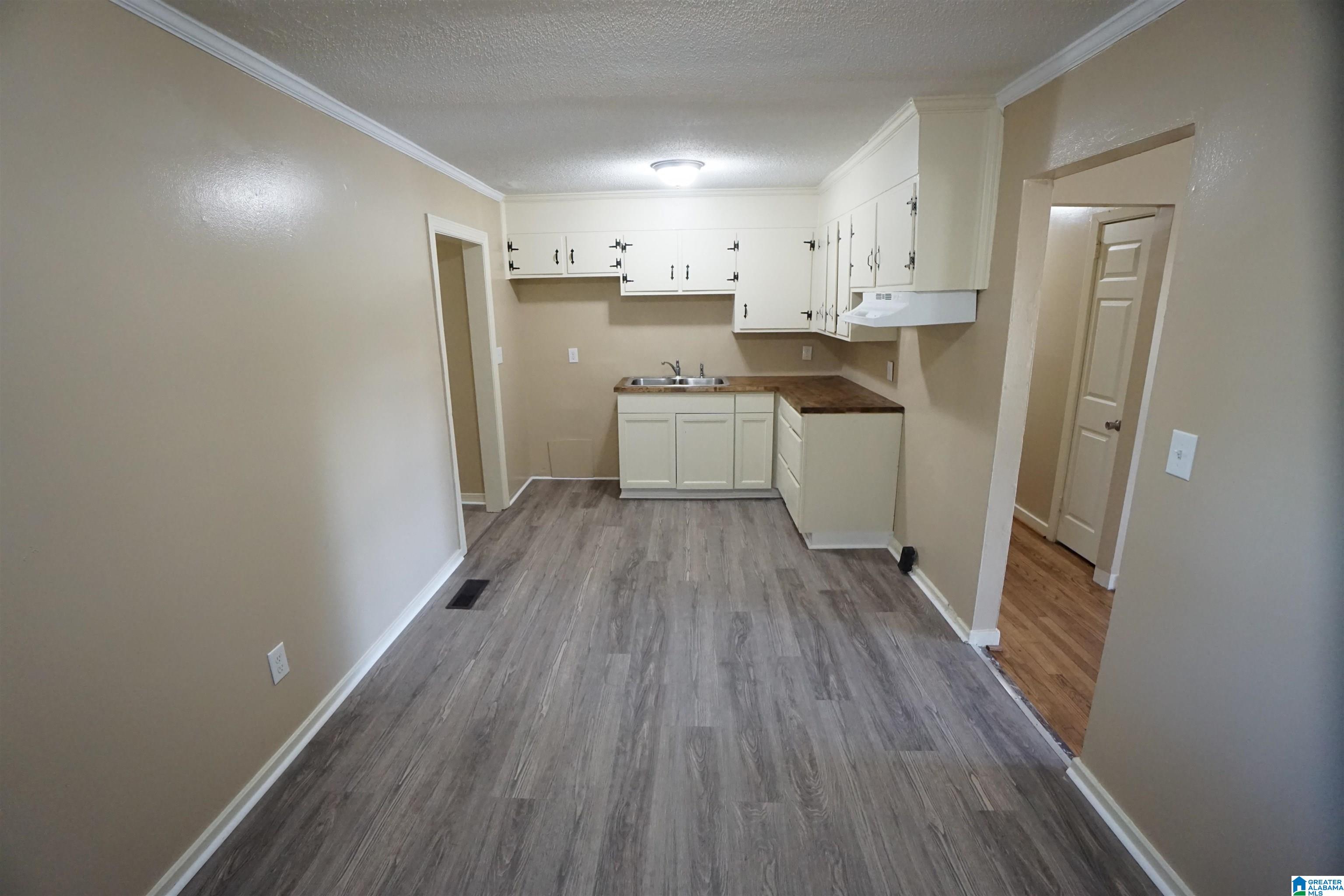 1688 18th Way Southwest Birmingham, AL 35211 - Photo 10 of 37