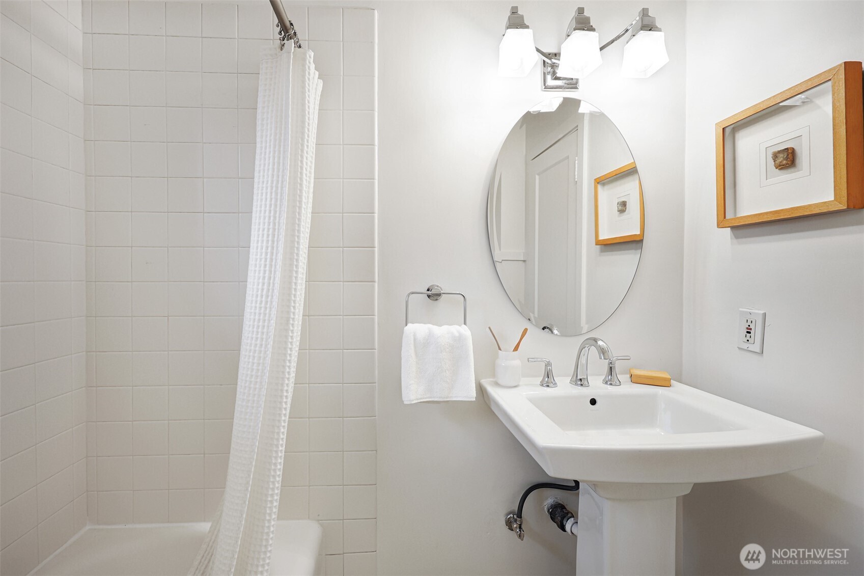 4001 Northeast 57th Street Seattle, WA 98105 - Photo 13 of 21