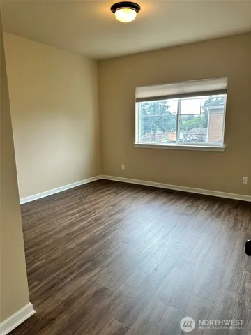 $3,700 | 2126 Northeast 12th Street, Renton, WA 98056