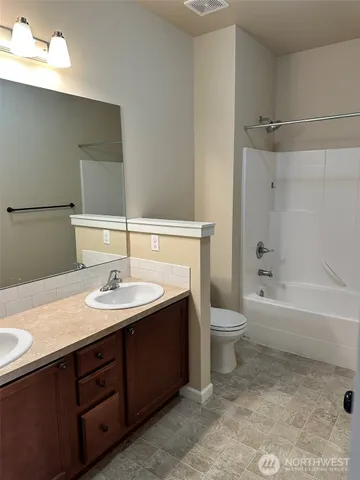 $3,700 | 2126 Northeast 12th Street, Renton, WA 98056