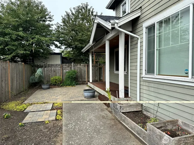 $3,700 | 2126 Northeast 12th Street, Renton, WA 98056