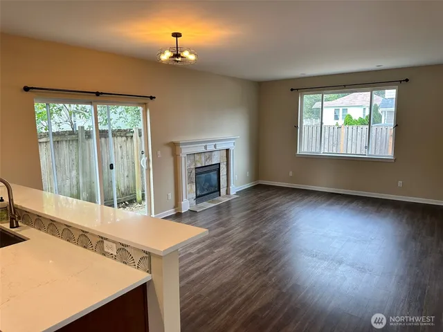 $3,700 | 2126 Northeast 12th Street, Renton, WA 98056