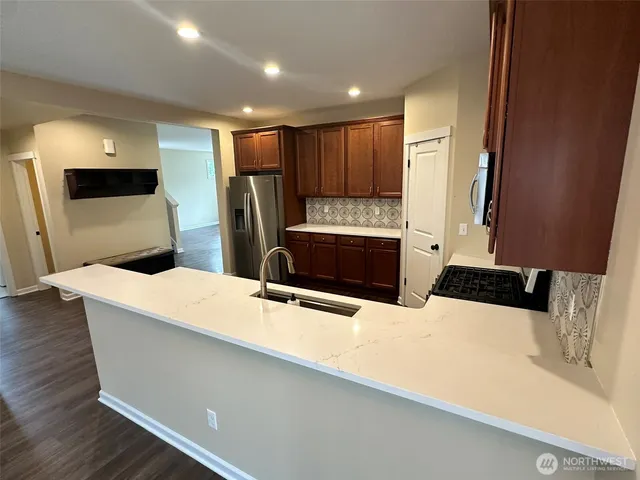 $3,700 | 2126 Northeast 12th Street, Renton, WA 98056