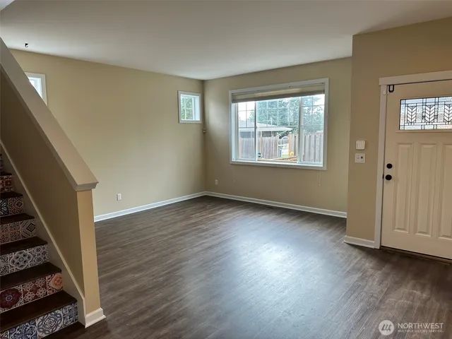 $3,700 | 2126 Northeast 12th Street, Renton, WA 98056