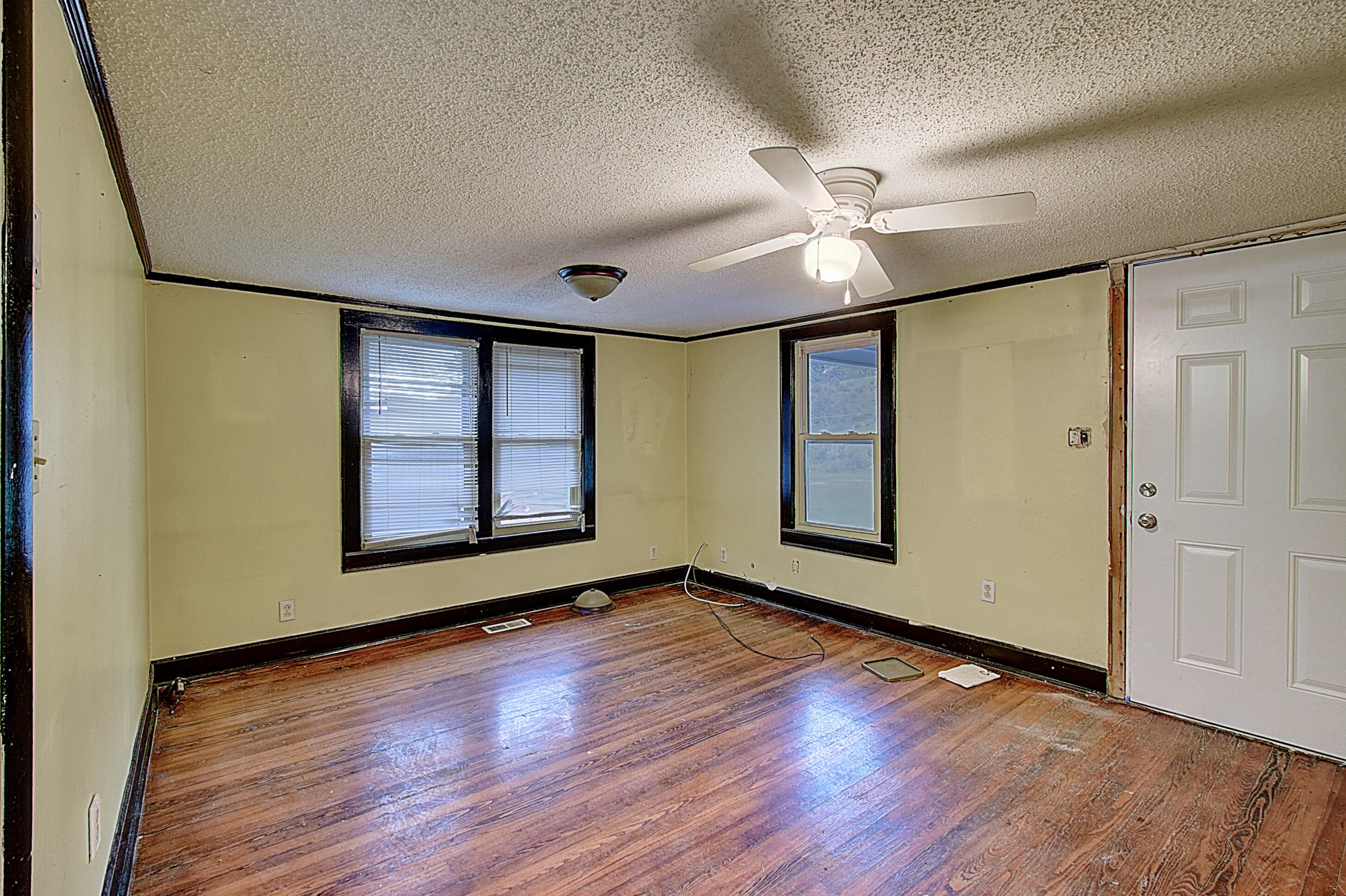 143 Methodist Ridge Road Telford, TN 37690 - Photo 7 of 31 DSC_0010And8more