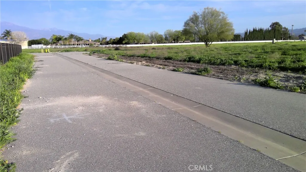 2 North Lyon Hemet, CA 92543 - Photo 11 of 14