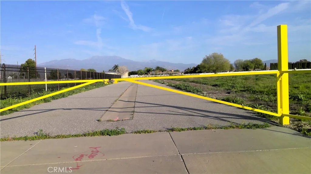 2 North Lyon Hemet, CA 92543 - Photo 2 of 14