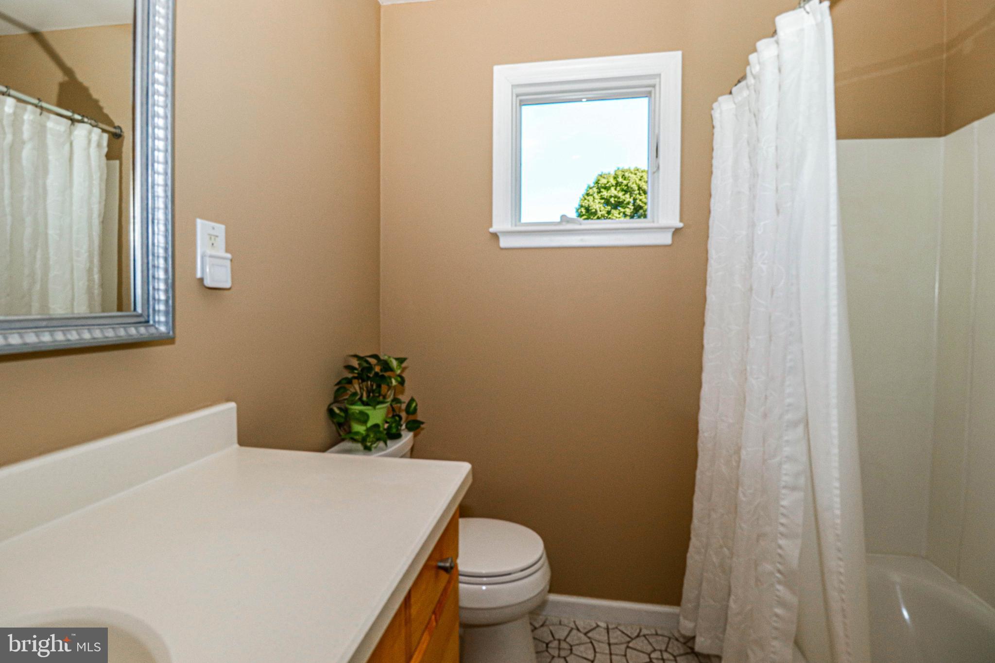 60 Pueblo Road Doylestown, PA 18901 - Photo 27 of 41 Second Floor Bath Room
