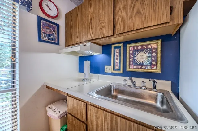 $169,900 | 28 Hawk Harbor Ln Lake, Unit 2D, Lake Ozark, MO 65049