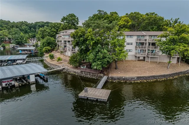 $169,900 | 28 Hawk Harbor Ln Lake, Unit 2D, Lake Ozark, MO 65049