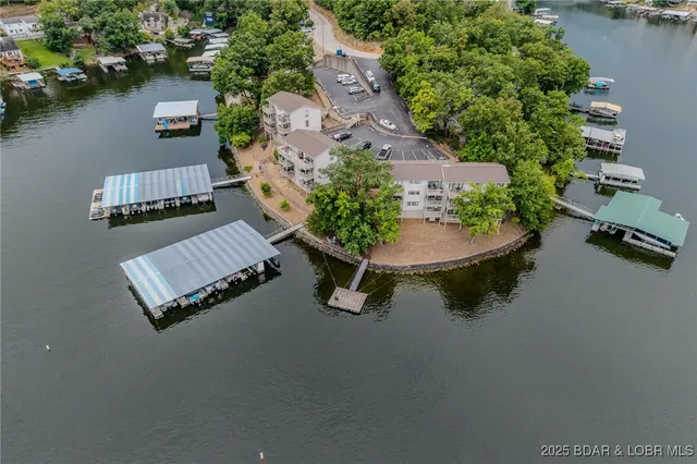 $169,900 | 28 Hawk Harbor Ln Lake, Unit 2D, Lake Ozark, MO 65049