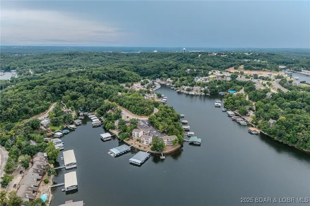 $169,900 | 28 Hawk Harbor Ln Lake, Unit 2D, Lake Ozark, MO 65049