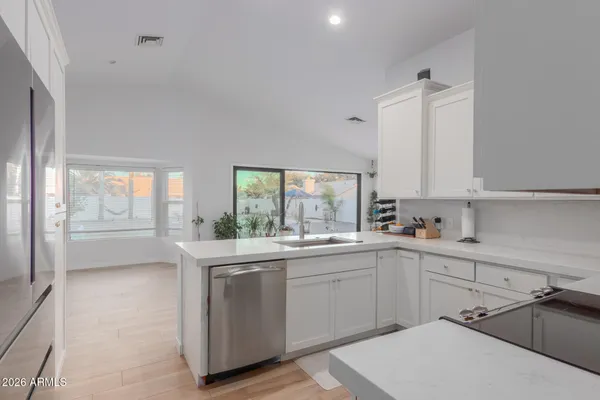 $3,500 | 4039 East Morrow Drive, Phoenix, AZ 85050