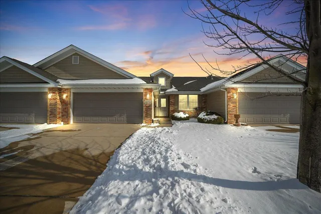 $358,000 | 10721 Maple Lane, St. John, IN 46373