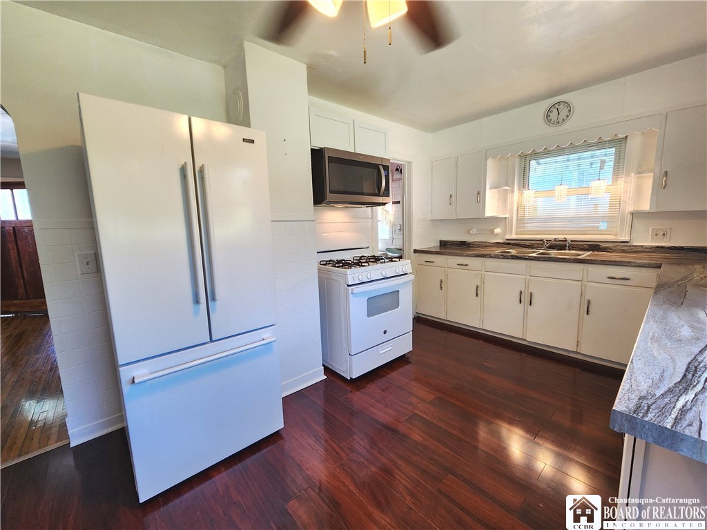 49 Leming Street Dunkirk, NY 14048 - Photo 5 of 27