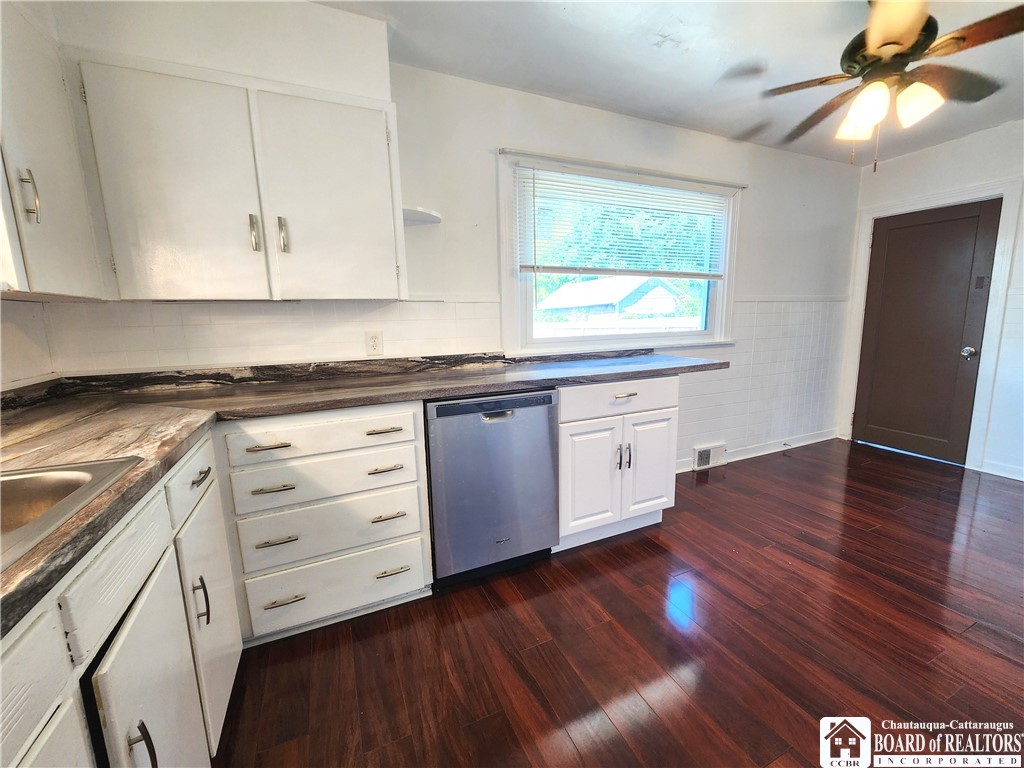 49 Leming Street Dunkirk, NY 14048 - Photo 6 of 27