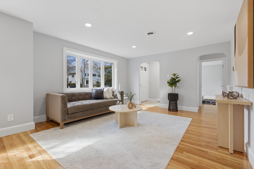 8 Jr Terrace Randolph, MA 02368 - Photo 3 of 28