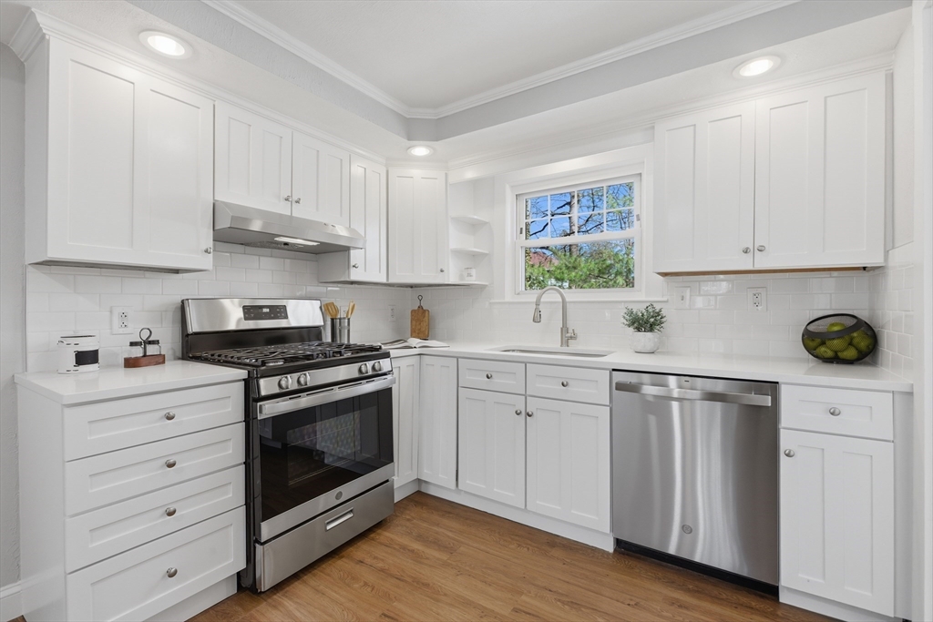 8 Jr Terrace Randolph, MA 02368 - Photo 10 of 28