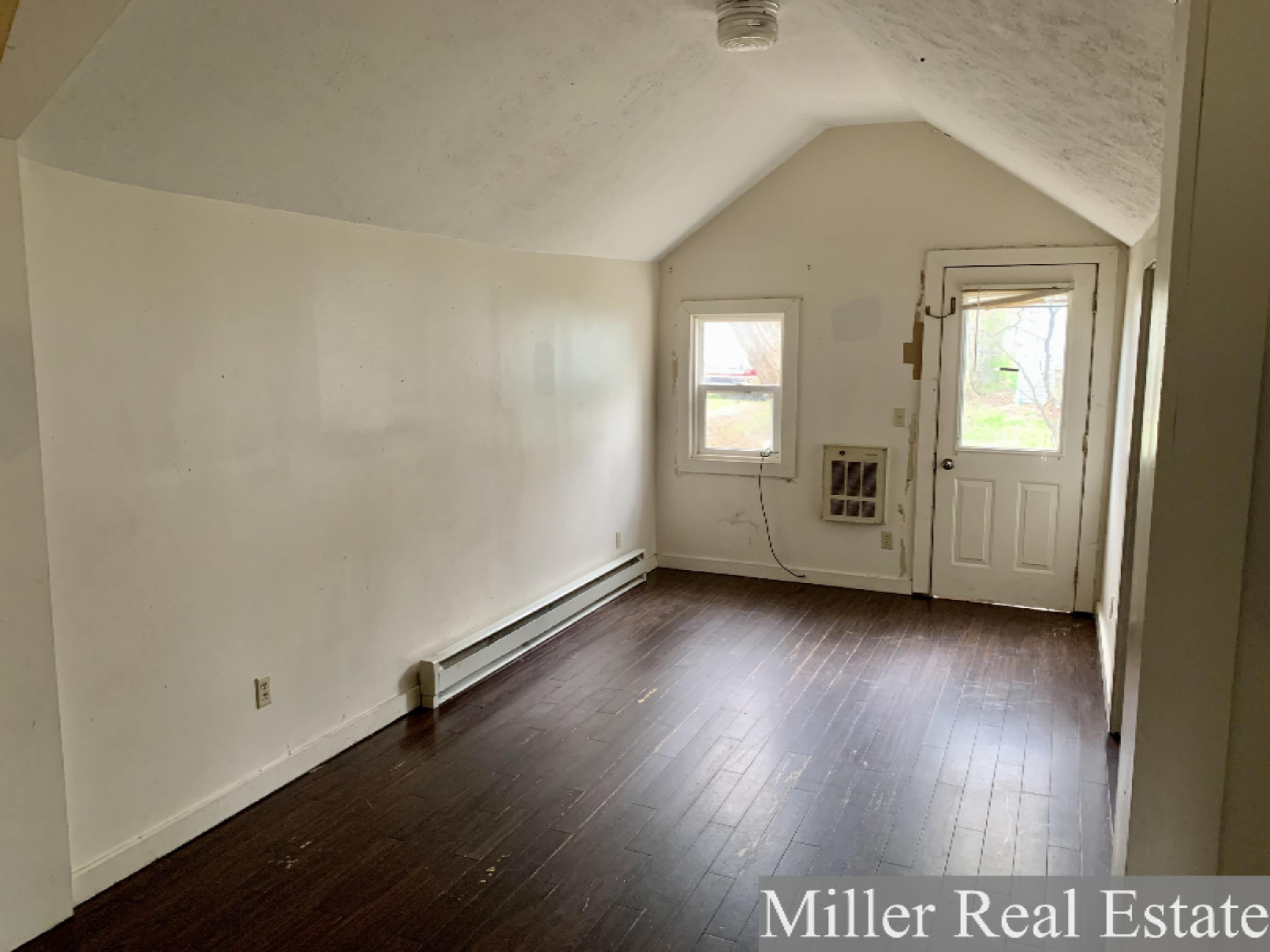 217 Reed Street Nashville, MI 49073 - Photo 8 of 15 Photo Apr 15, 13 37 02