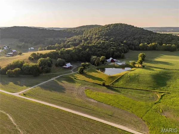 $1,500,000 | 161 Van Booven Lane, Hermann, MO 65041