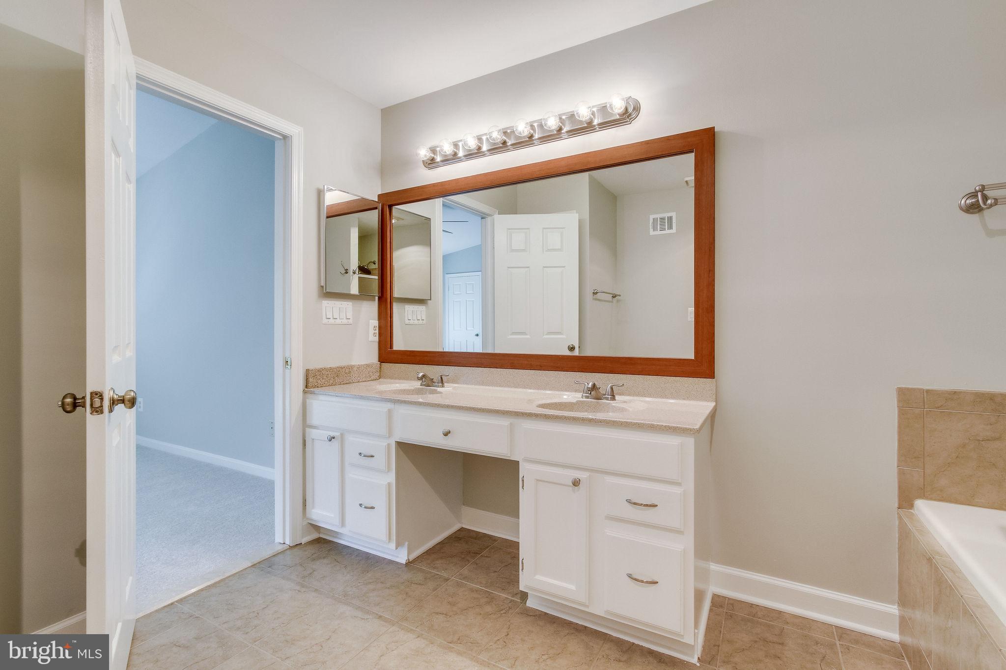 9005 Daum Court Springfield, VA 22153 - Photo 11 of 28 Master Bath