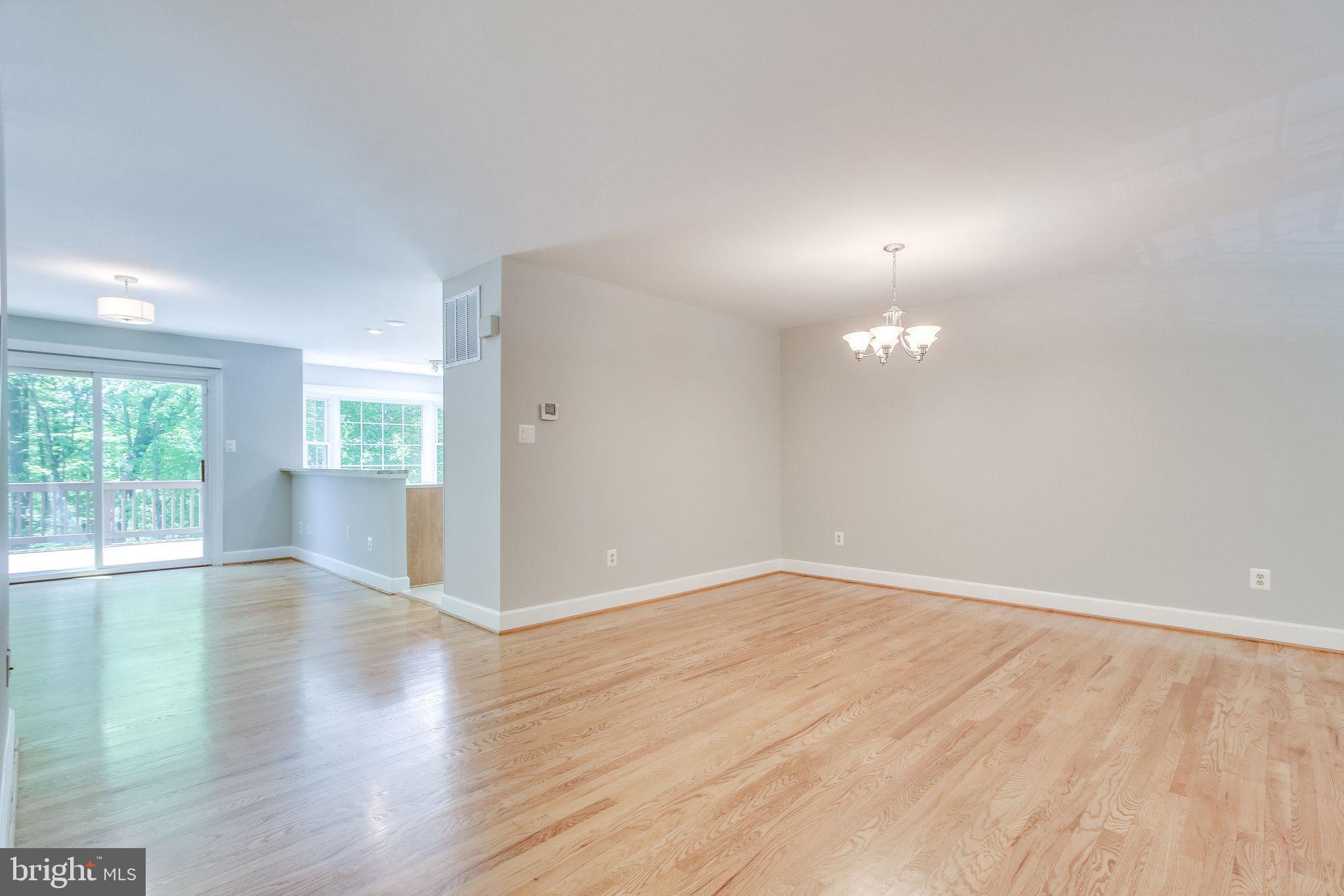 9005 Daum Court Springfield, VA 22153 - Photo 5 of 28 Living Room/Dining Room