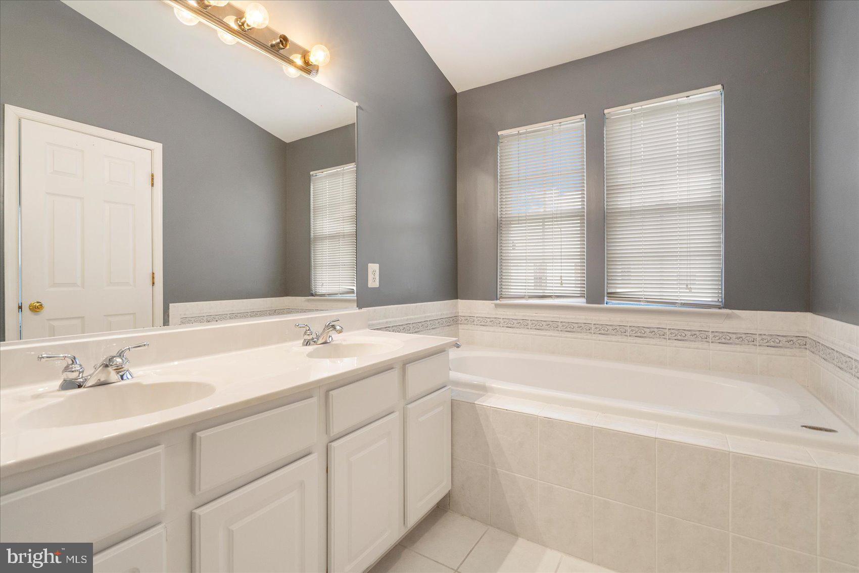 5001 Leasdale Road Rosedale, MD 21237 - Photo 23 of 34 Owners Suite