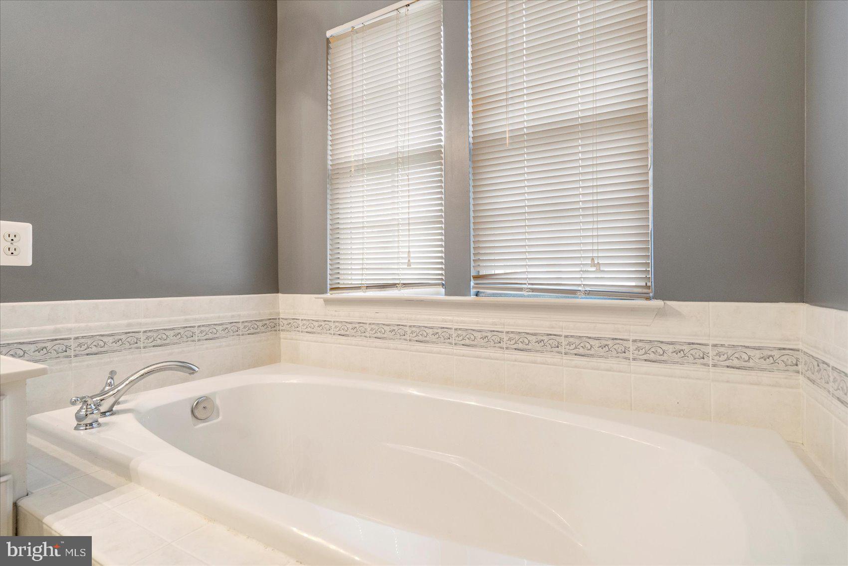 5001 Leasdale Road Rosedale, MD 21237 - Photo 24 of 34 Owners Suite