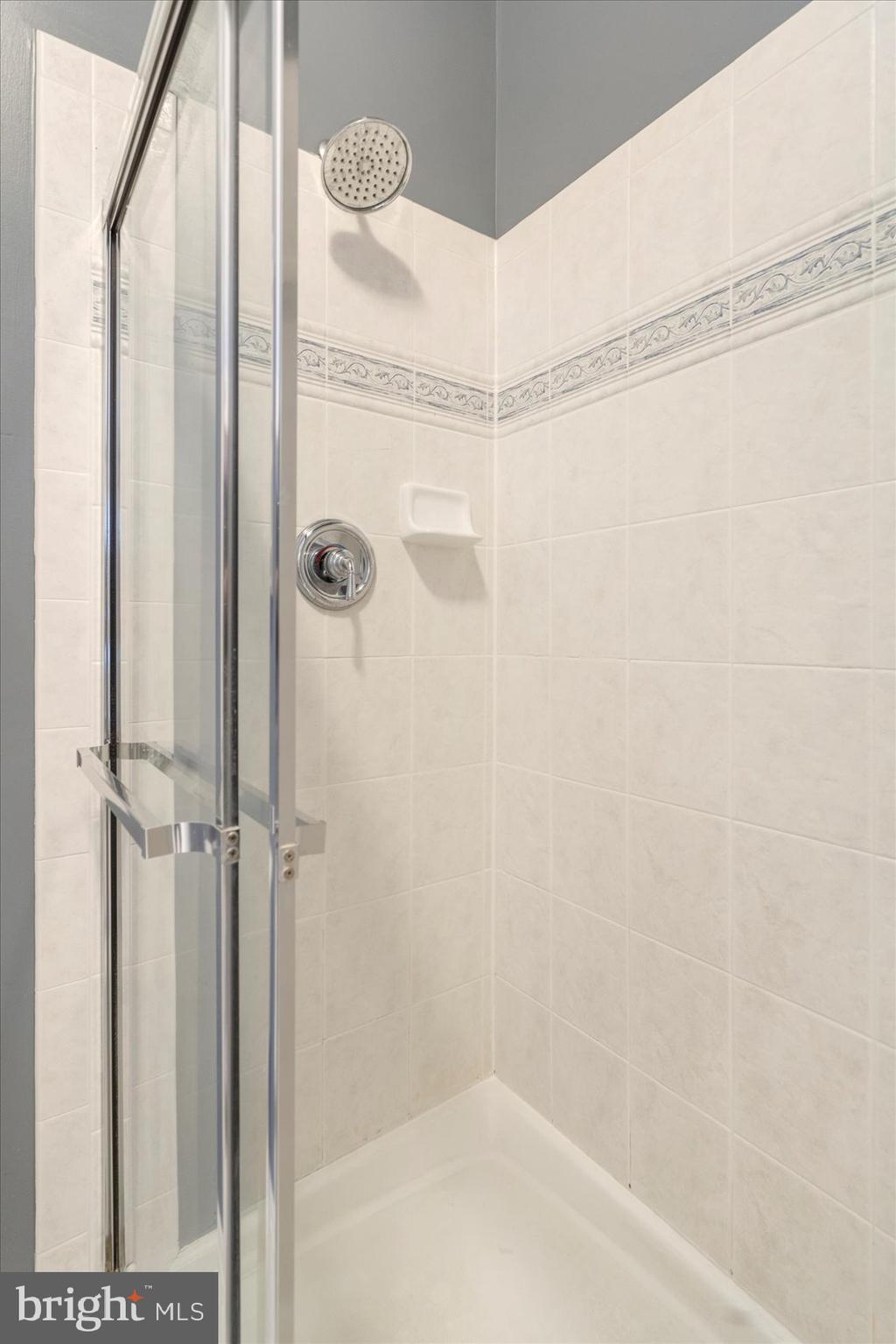 5001 Leasdale Road Rosedale, MD 21237 - Photo 25 of 34 Owners Suite