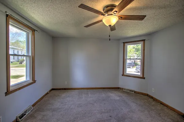 $199,900 | 204 West South Street, Clinton, IL 61727