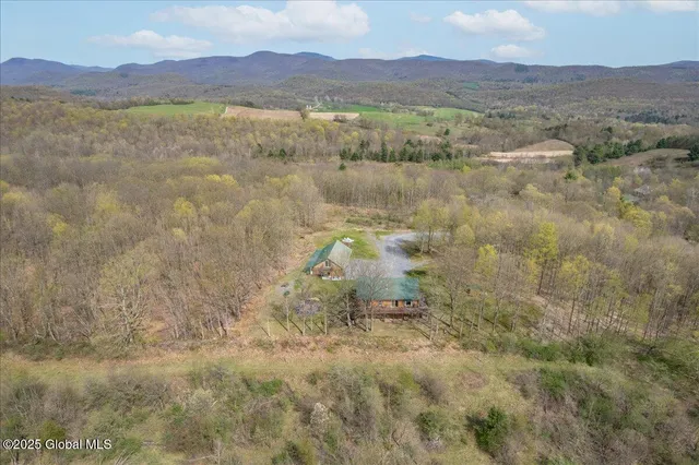 $525,000 | 193 Quarry Road, Salem, NY 12865