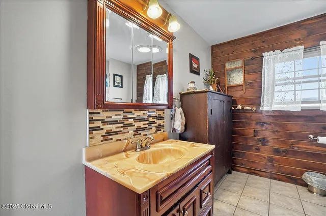 $525,000 | 193 Quarry Road, Salem, NY 12865