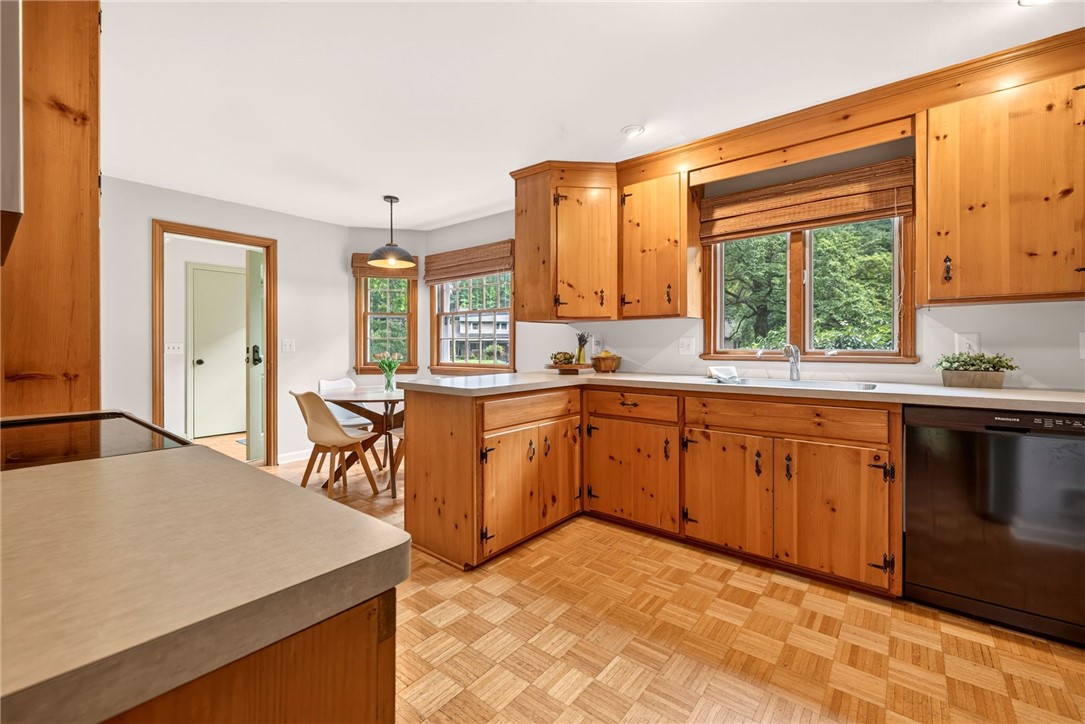 280 Woodland Road Pittsford, NY 14534 - Photo 7 of 30
