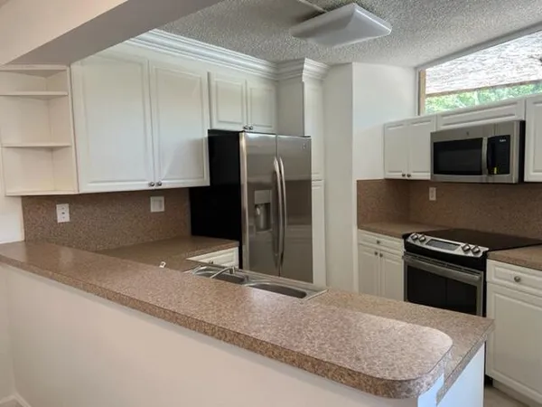 $2,500 | 8285 Severn Drive, Unit B, Boca Raton, FL 33433