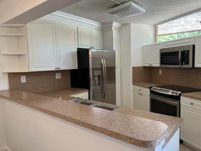 8285 Severn Drive, Unit B Boca Raton, FL 33433 - Photo 1 of 23 IMG_2910