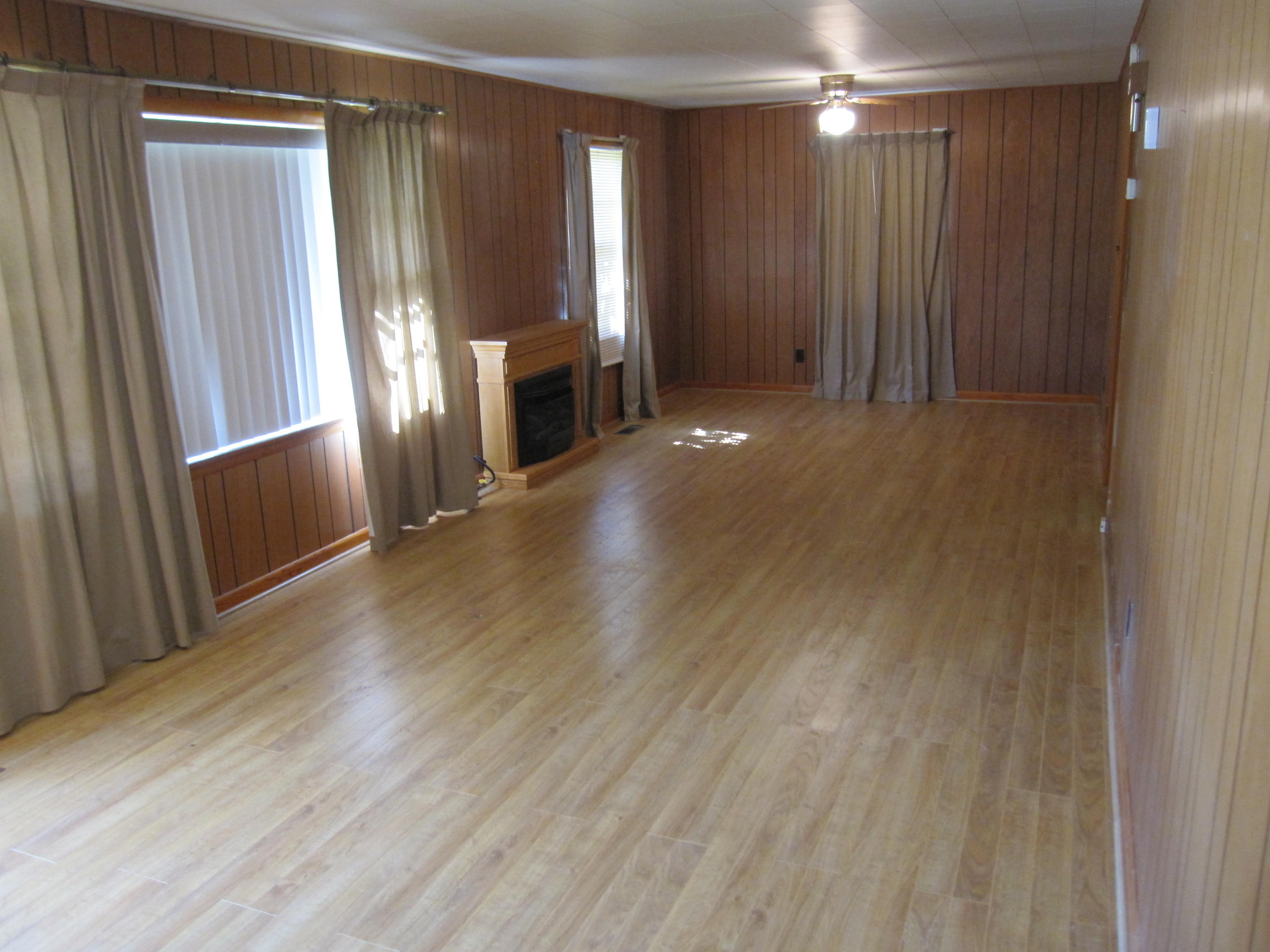 913 Deaderick Road Knoxville, TN 37920 - Photo 3 of 13 IMG_2172