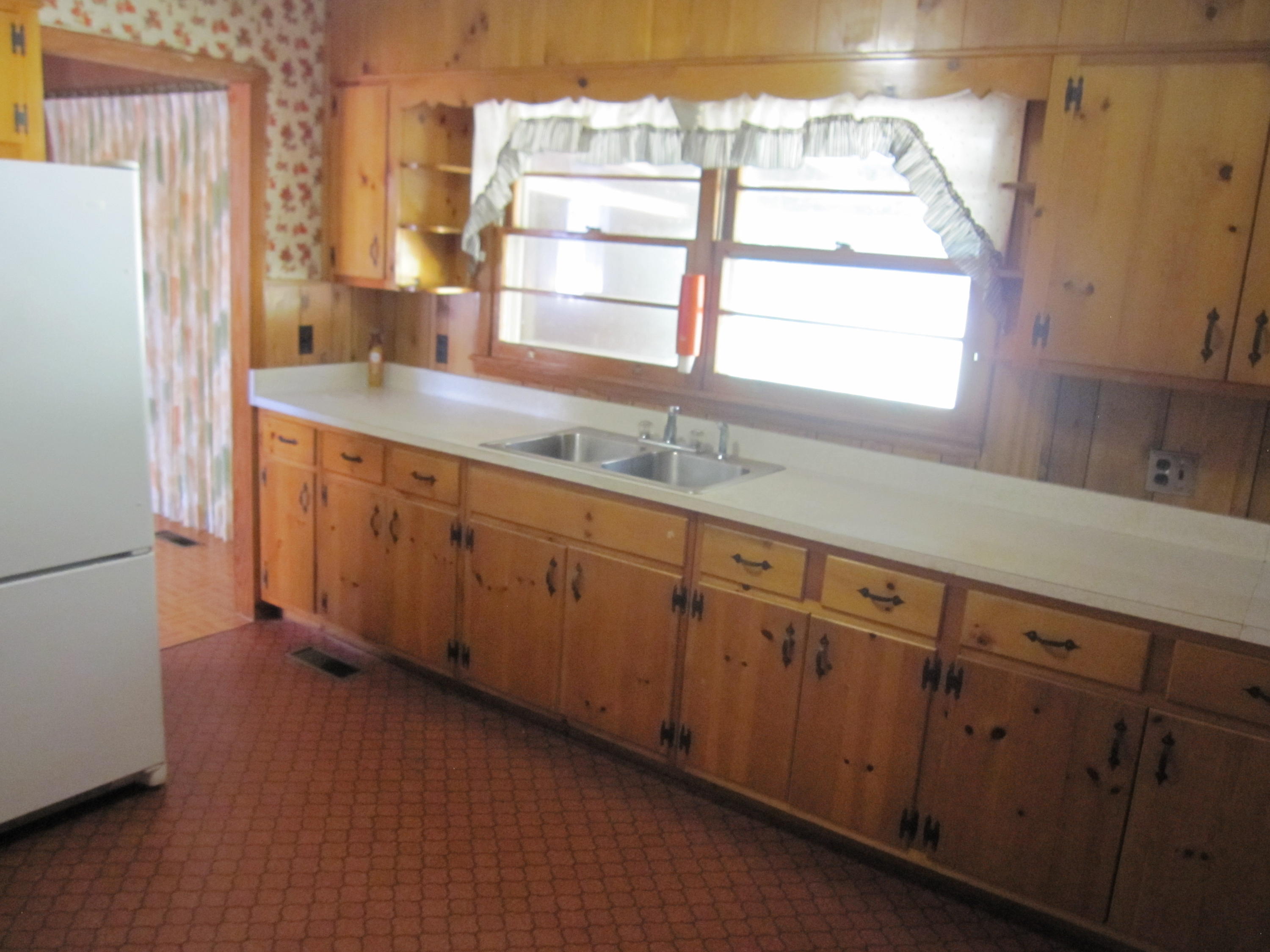 913 Deaderick Road Knoxville, TN 37920 - Photo 4 of 13 IMG_2167