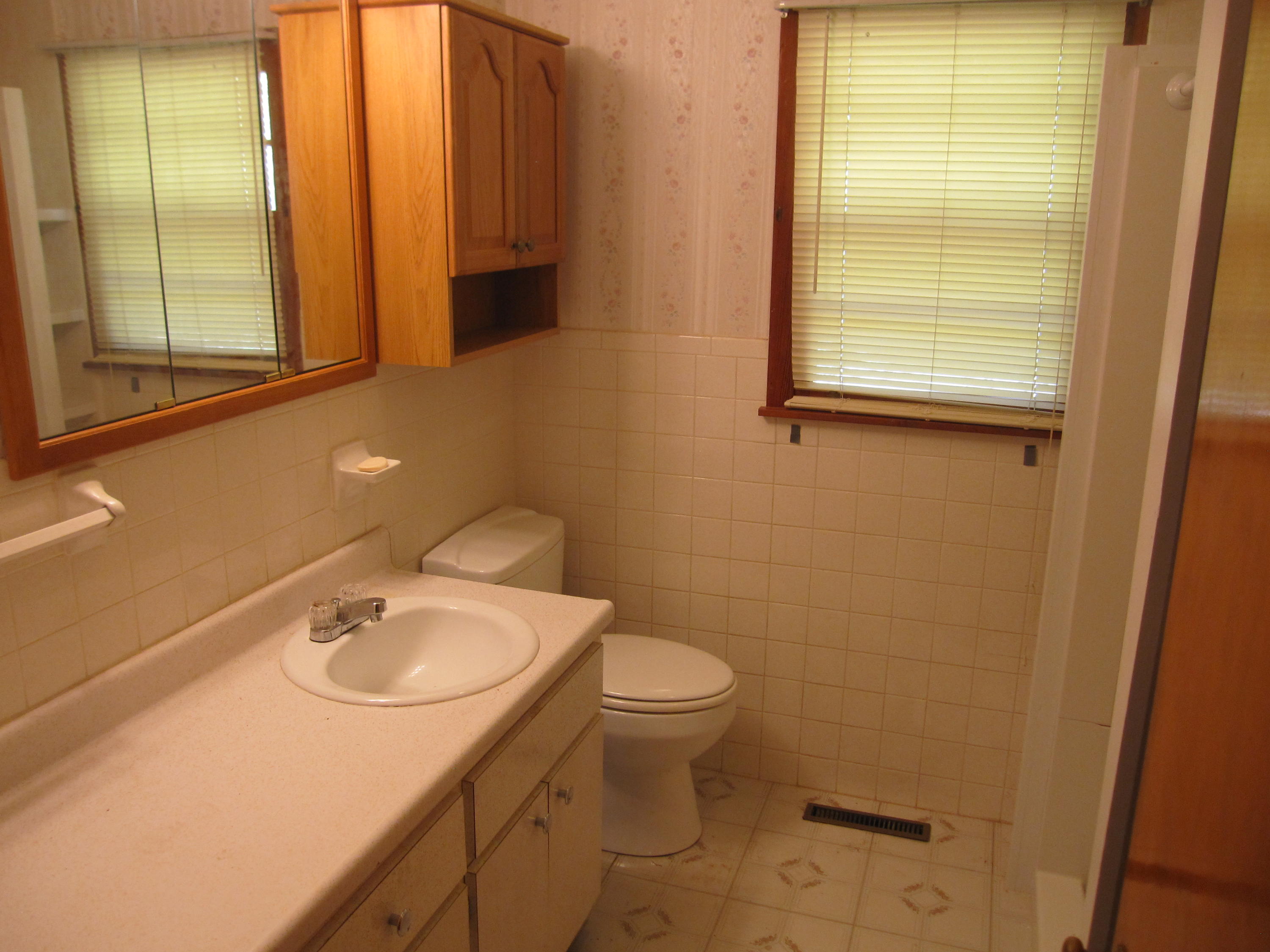 913 Deaderick Road Knoxville, TN 37920 - Photo 10 of 13 IMG_2173