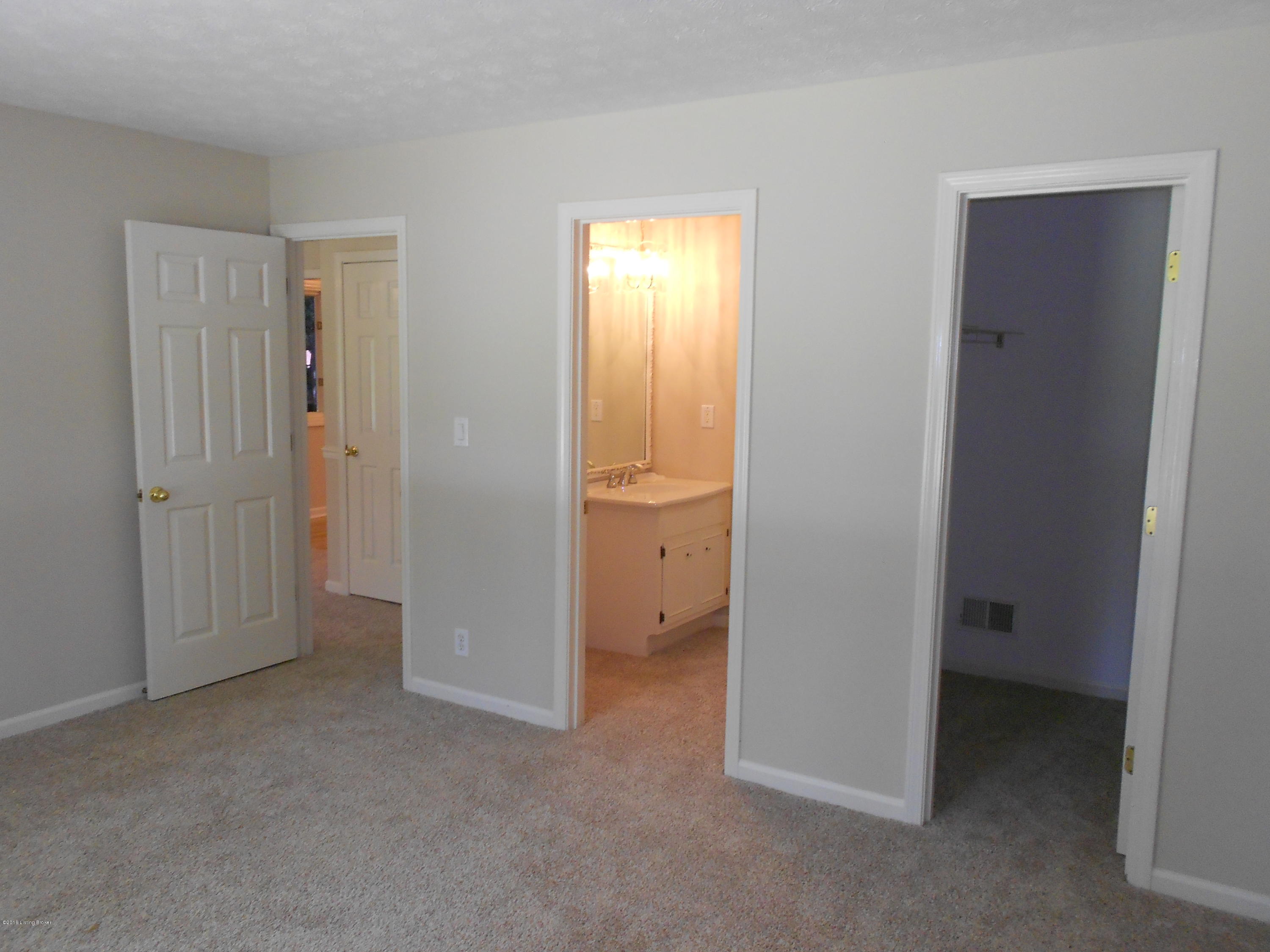 268 Moser Road, Unit 268 Louisville, KY 40223 - Photo 17 of 25 2nd "Master suite" with walk-in closet