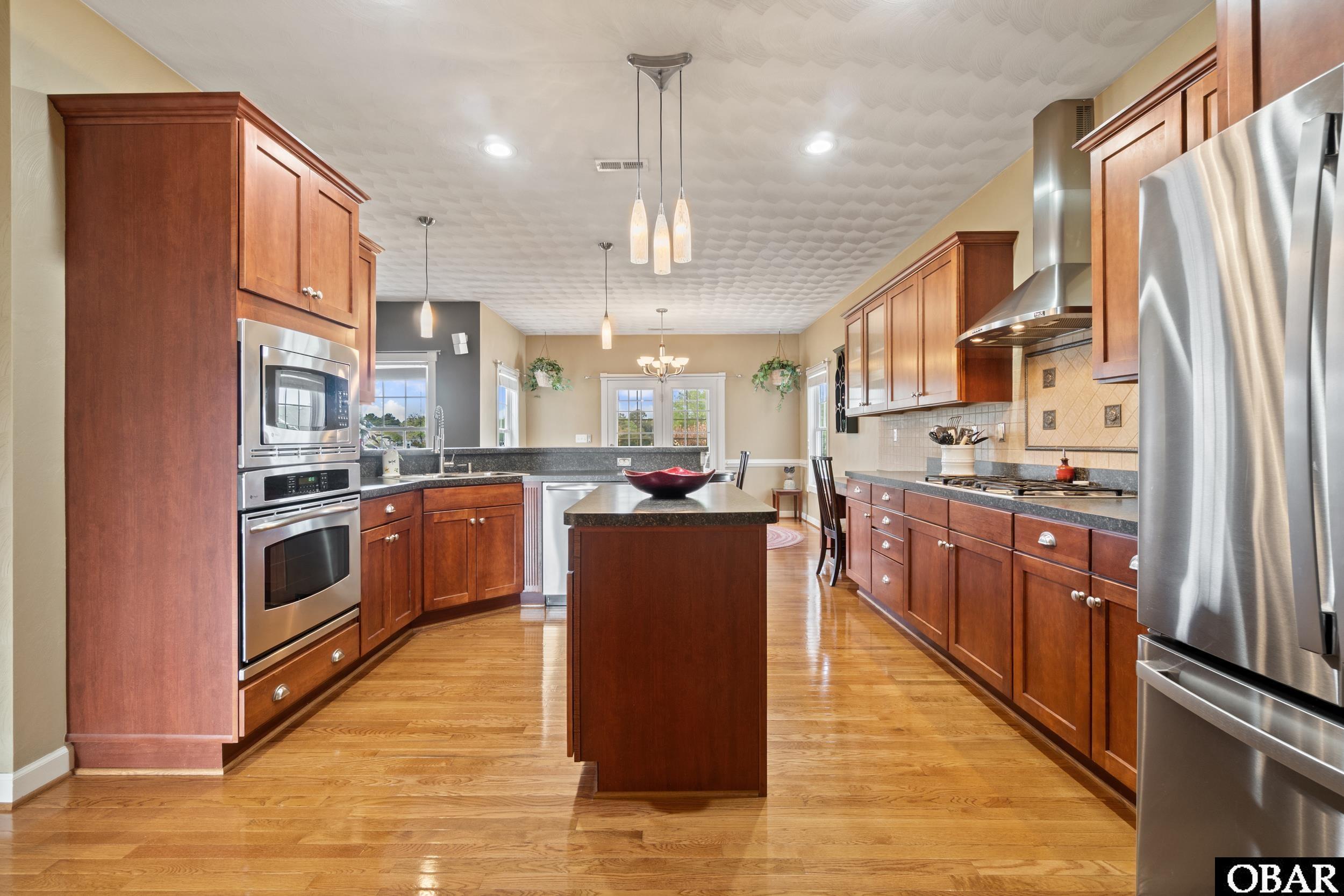 122 Bayside Drive Moyock, NC 27958 - Photo 8 of 34 Large Kitchen
