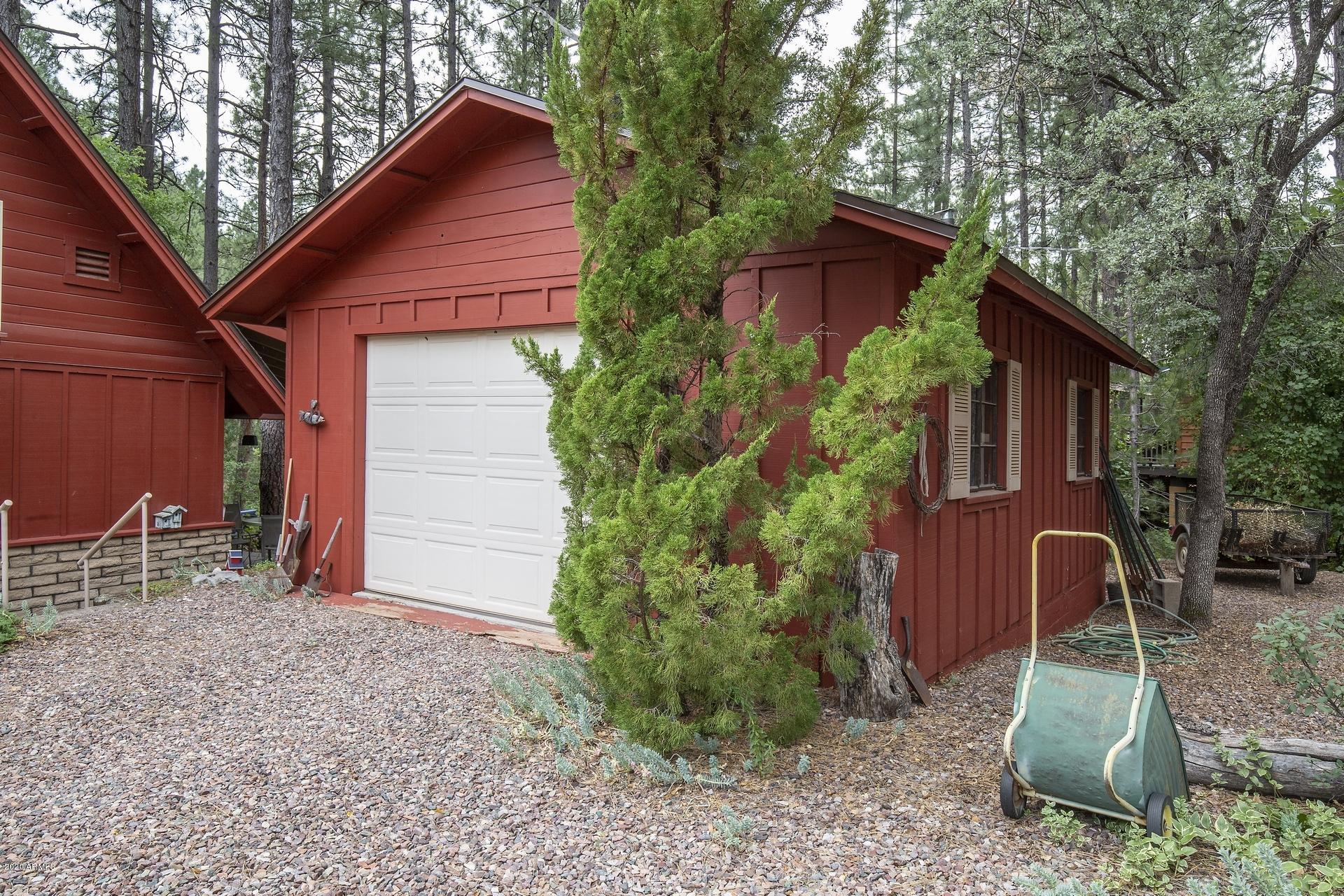 137 North Roper Lane Payson, AZ 85541 - Photo 48 of 61 Garage