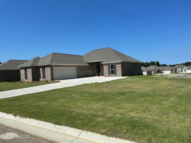 $2,500 | 129 Chartleigh Circle, Canton, MS 39046