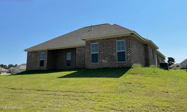 $2,500 | 129 Chartleigh Circle, Canton, MS 39046