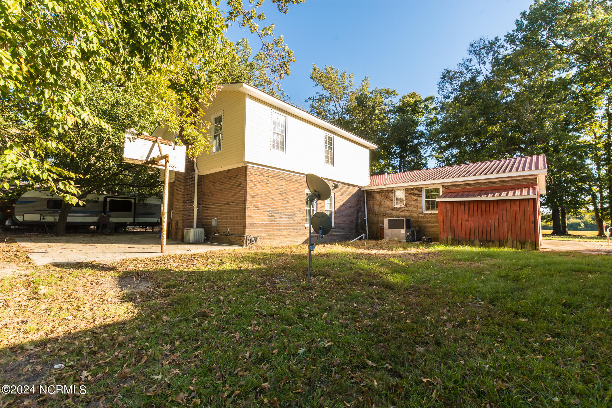 6766 Gum Branch Road Richlands, NC 28574 - Photo 4 of 65 6766 Gum Branch Rd-6